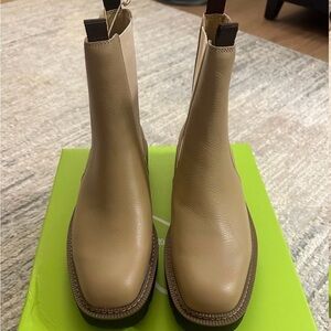 NEW 9.5 Sam Edelman Laguna Chelsea boot